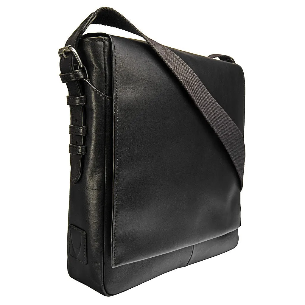 Cooper Medium Vertical Messenger in Black