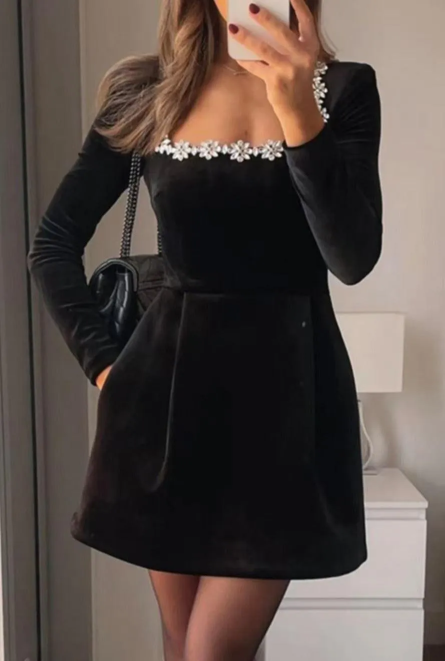 Elegant Square Neck Long-Sleeve Dress – Rhinestone Flower Design A-Line Dress