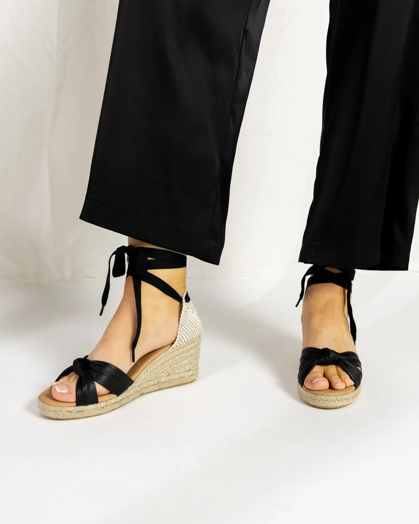 LOLA LOW SOFT BLACK PLATFORM ESPADRILLO NAHKASANDAALIT