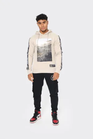 London Attitude Men Graphic Print Hoodie with Taped Sleeve