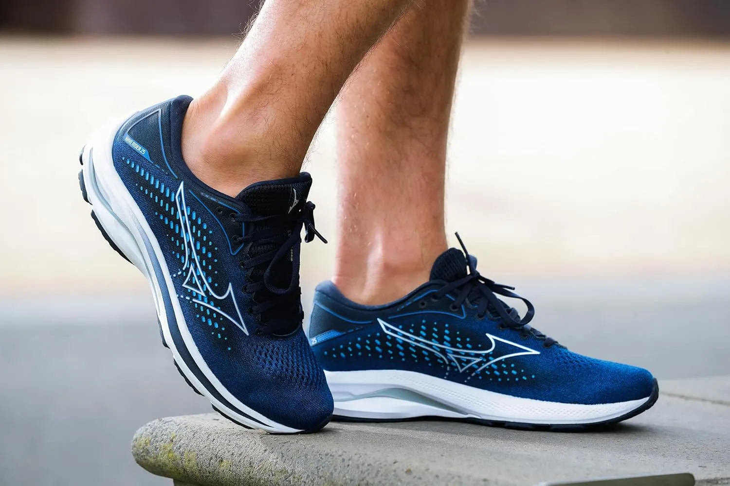 Mizuno Men's Wave Rider 25 Running Shoe
