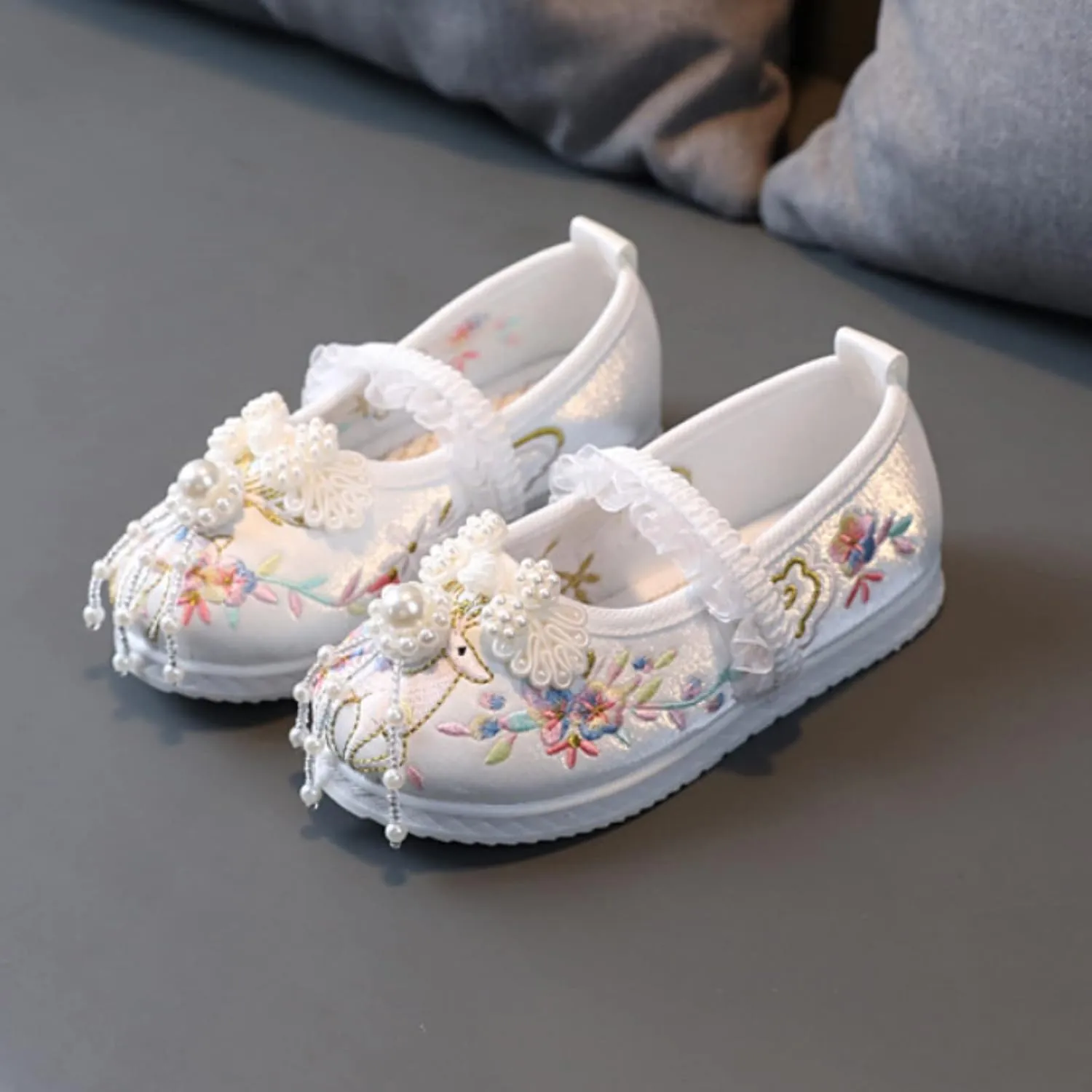 New Girls Handmade Hanfu Shoes Children Embroidered Shoes Shoes Baby Antique Costume Performance Shoes Girls Heels