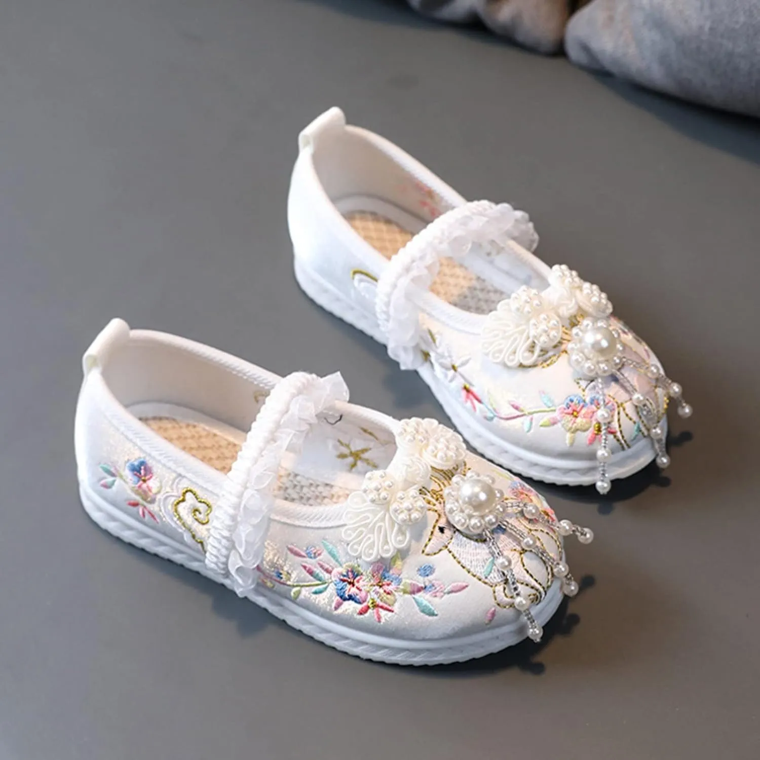 New Girls Handmade Hanfu Shoes Children Embroidered Shoes Shoes Baby Antique Costume Performance Shoes Girls Heels